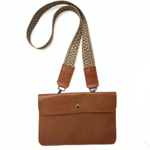 Load image into Gallery viewer, Leather and chaguar | Clutch Bag
